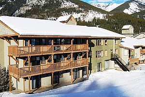 Pine Inn Hotel - Photo: Panorama Mountain Resort